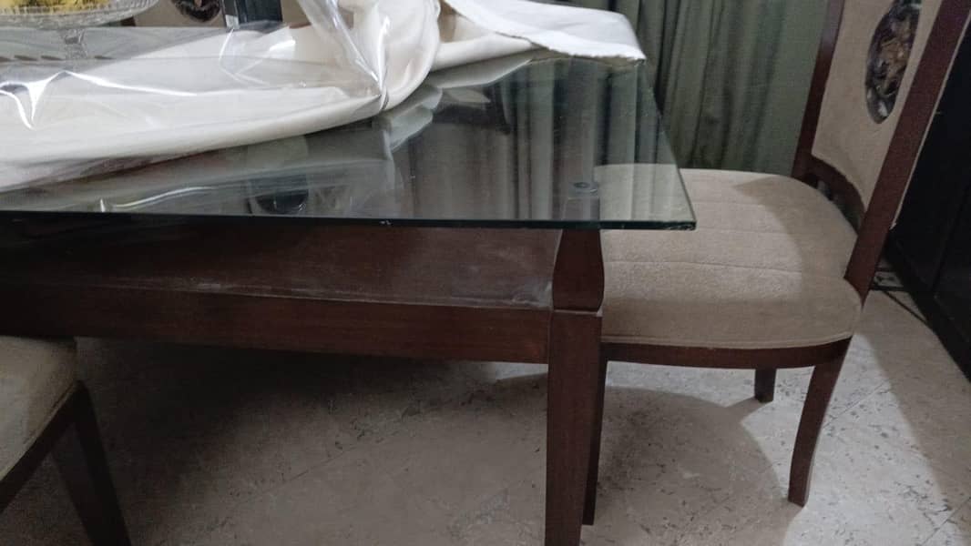 Dining Table with chairs 0