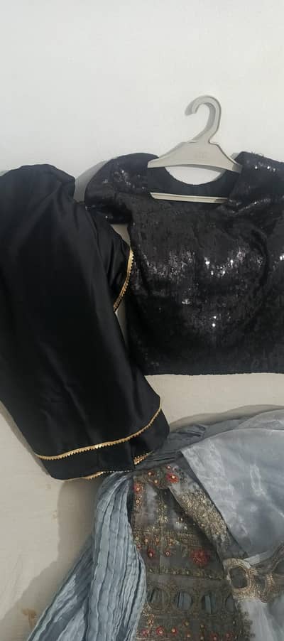 saree or lehnga ha 13 year girls k