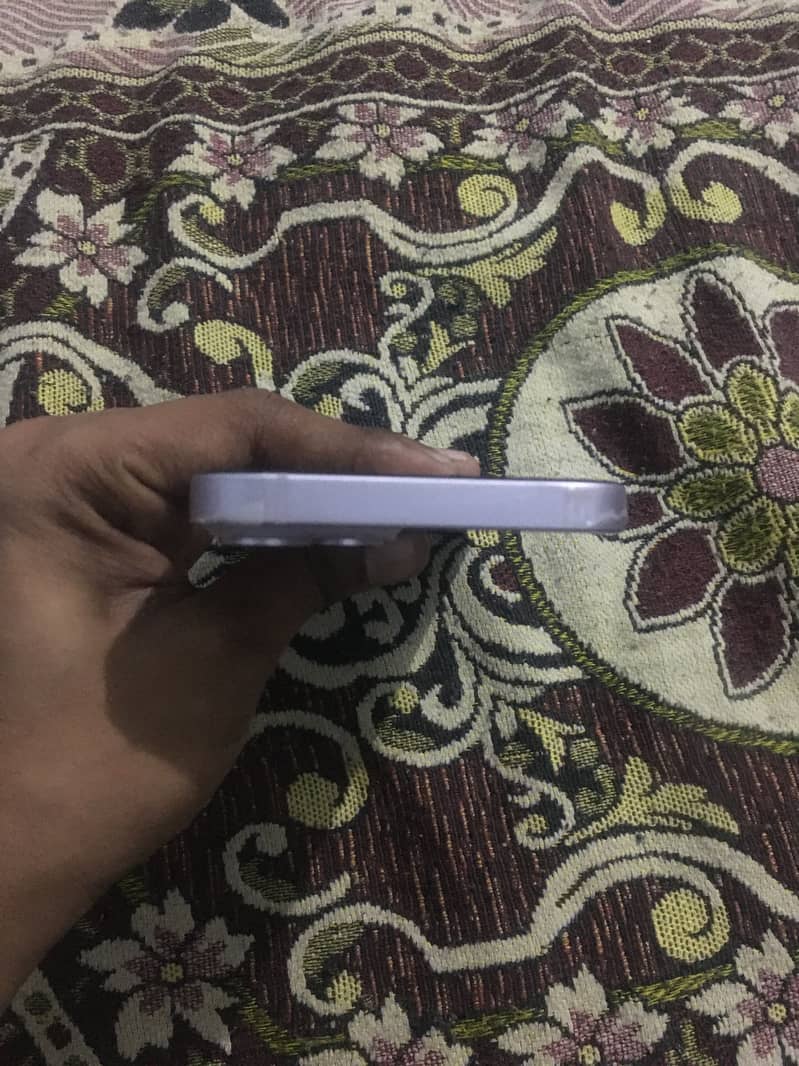 Apple iPhone 14 2