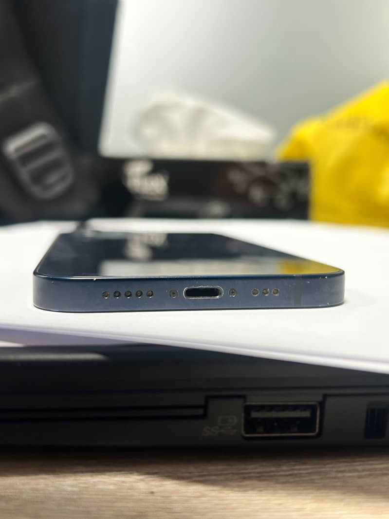 Apple iPhone 12 2