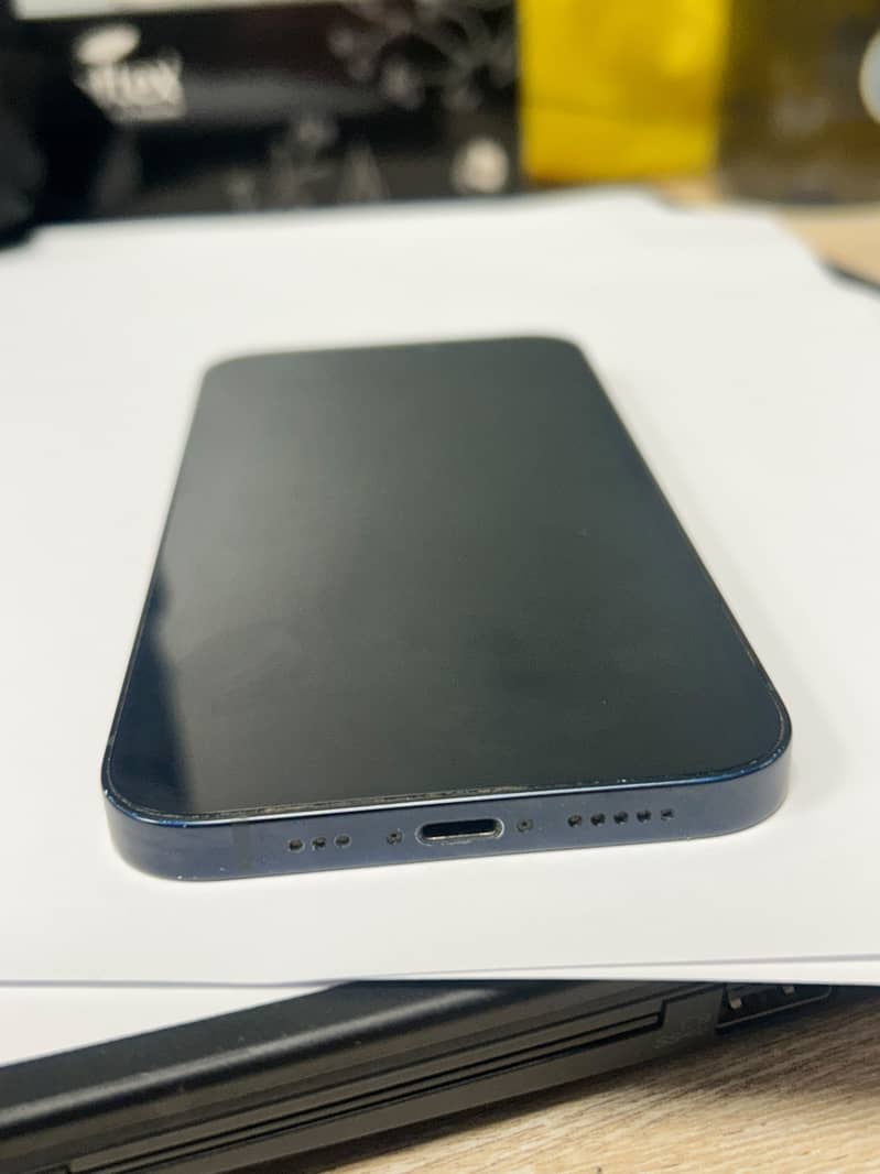 Apple iPhone 12 3
