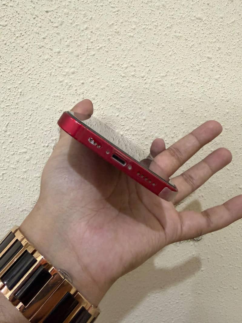 Apple iPhone 13 5