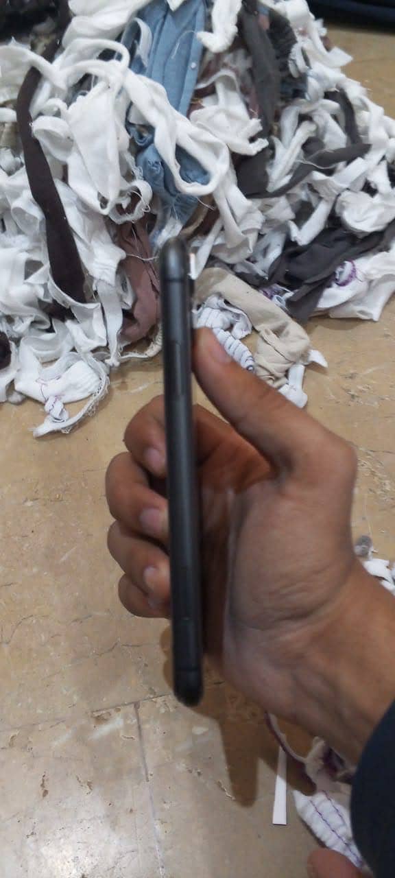 Apple iPhone 11 2