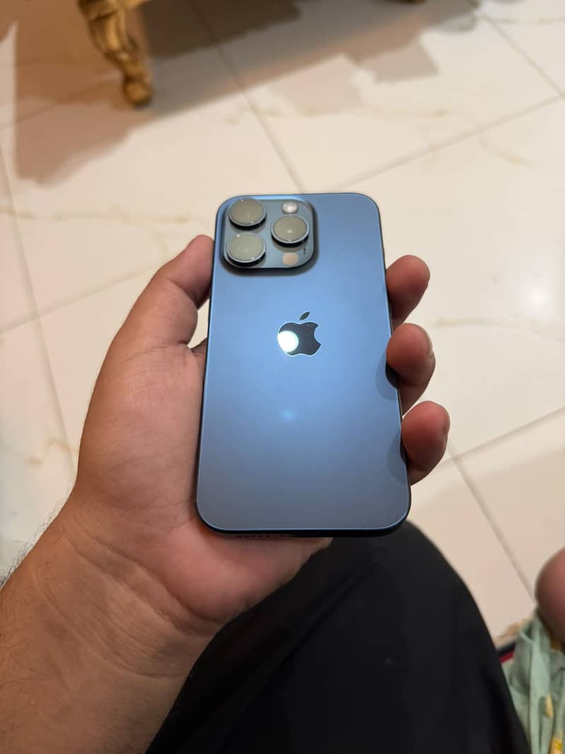 Apple iPhone 15 Pro 2
