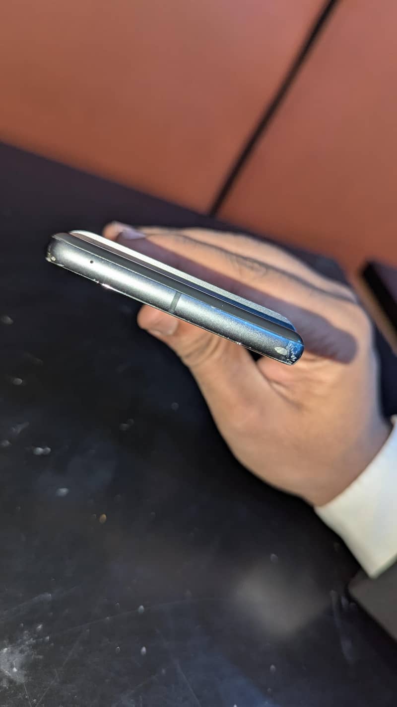Google Pixel 7 4