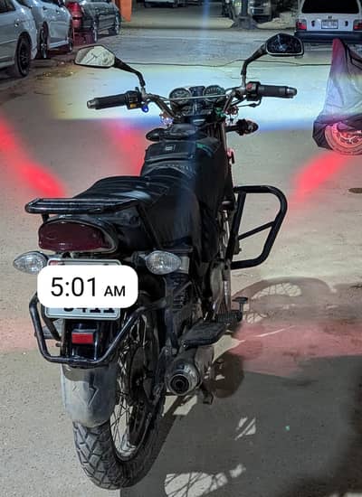 Suzuki GS 150 2015