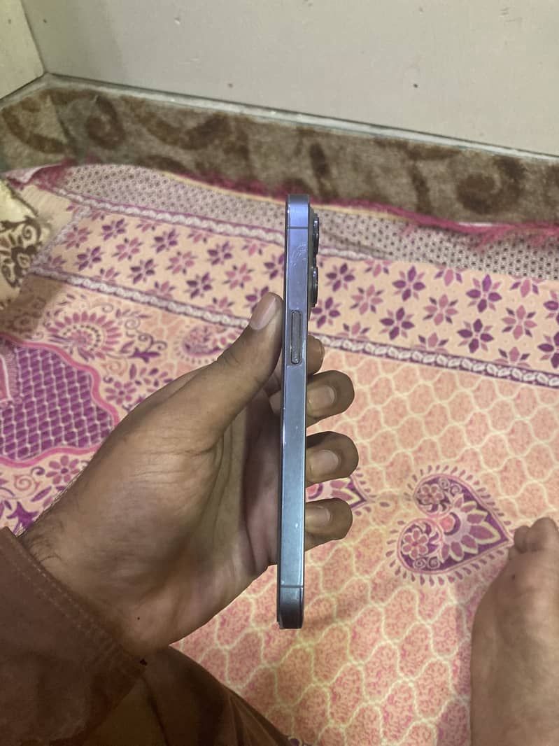 Apple iPhone 13 Pro 4