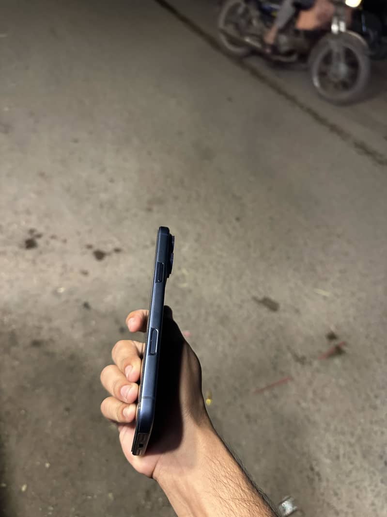 Apple iPhone 17 Pro Max 2