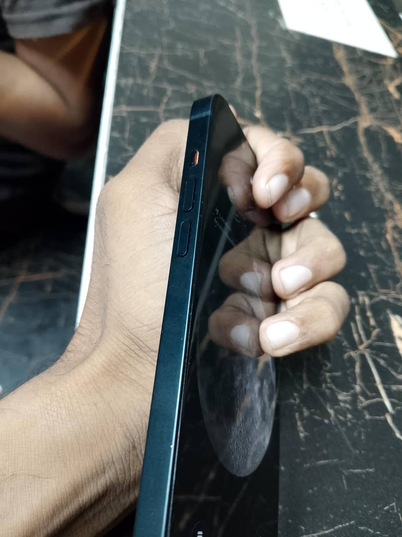 Apple iPhone 14 5