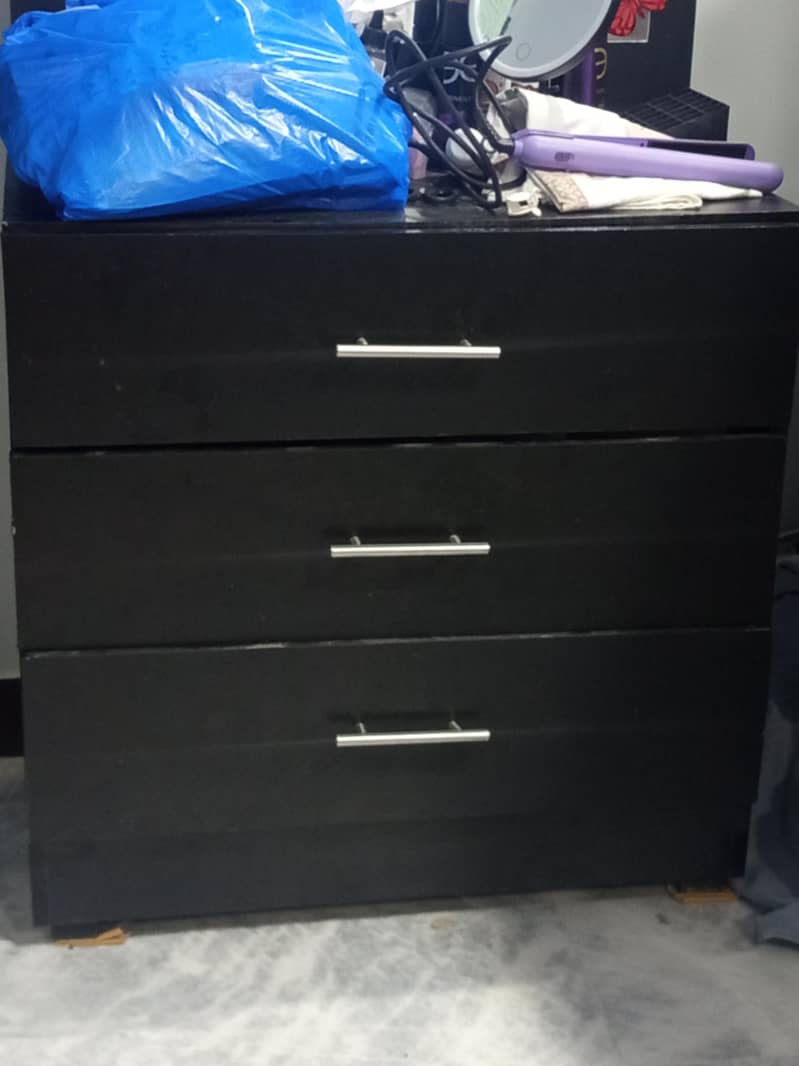 Dressing table 0