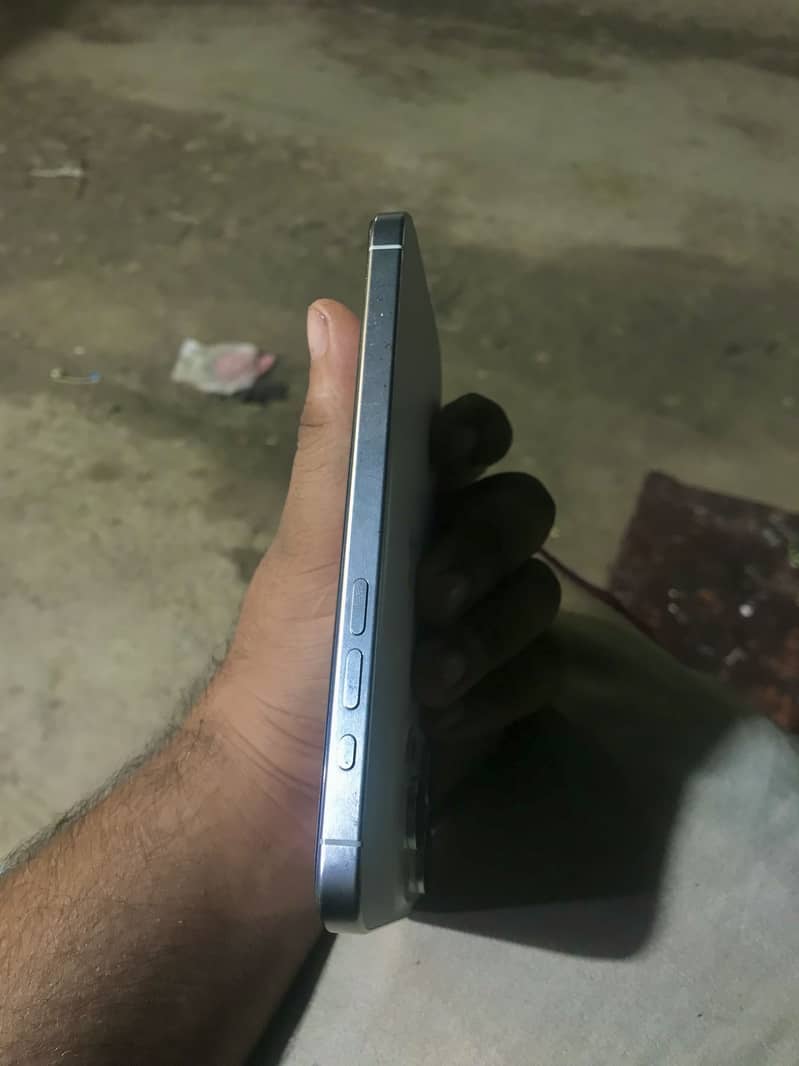 Apple iPhone 15 Pro Max 1
