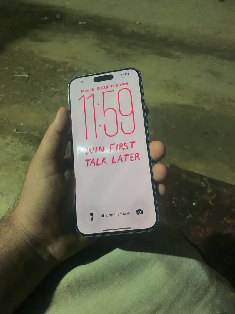 Apple iPhone 15 Pro Max 2