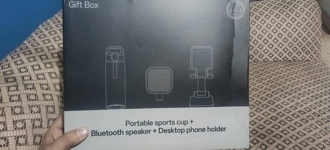 Oppo Gift Box Speaker and Desktop phone holder