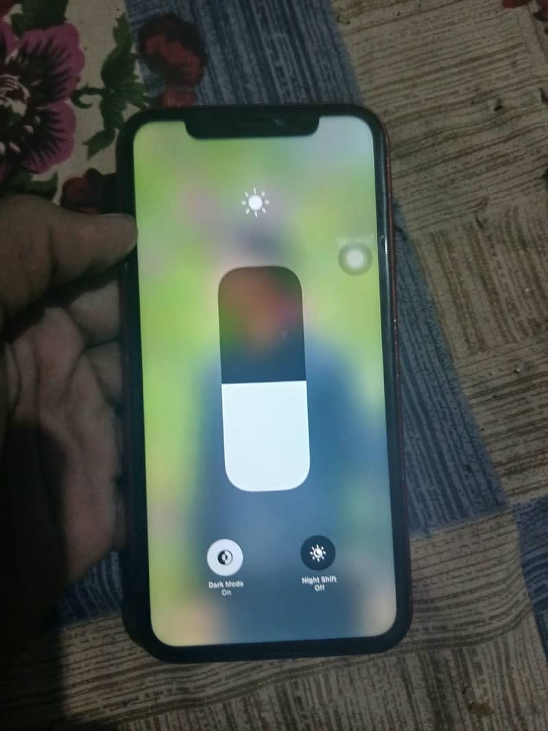 iPhone XR 3