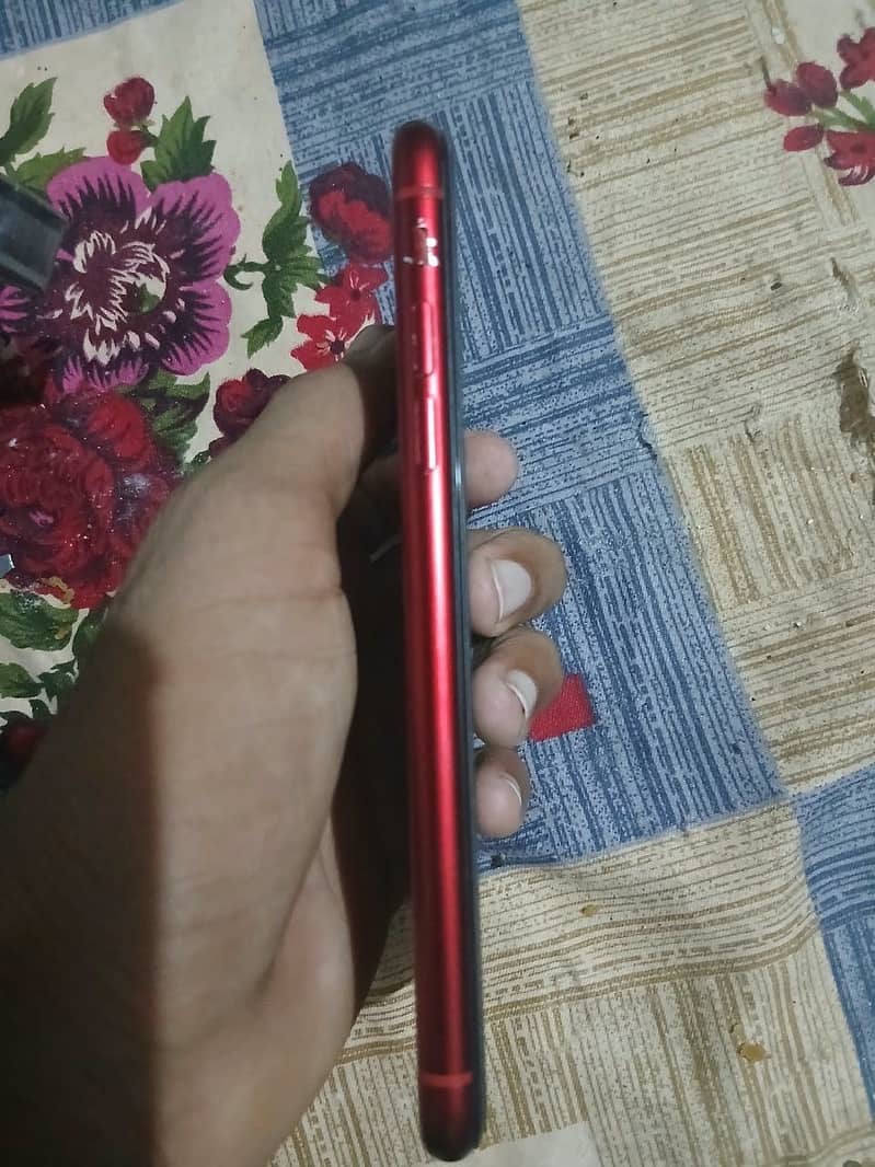 iPhone XR 4