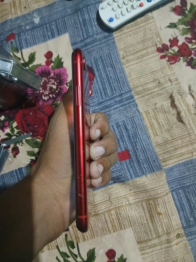 iPhone XR 6