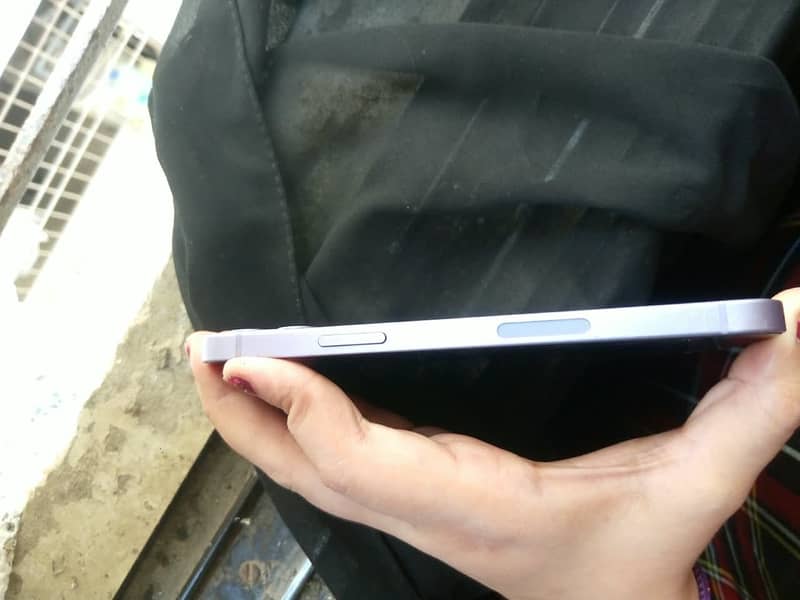 Apple iPhone 12 1