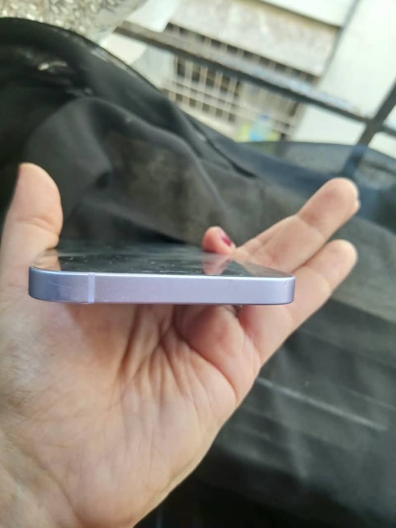 Apple iPhone 12 6