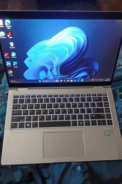 HP ELITEBOOK i7 8th 1040 g6 x 360