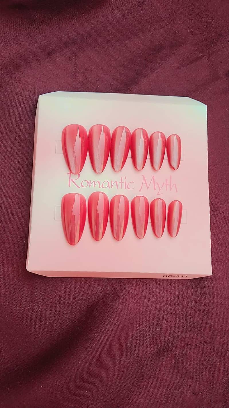 Press on Nails 3