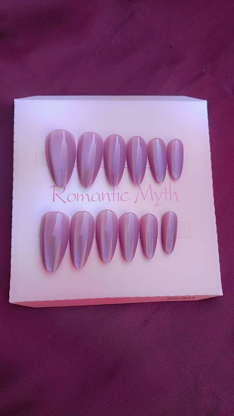 Press on Nails 5