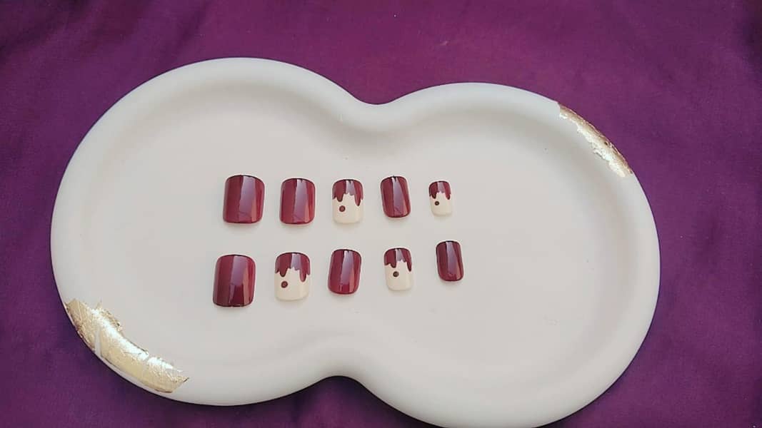 Press on Nails 9
