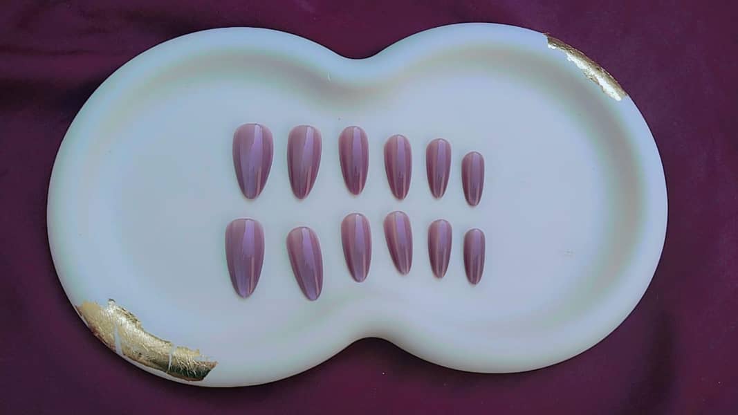 Press on Nails 13
