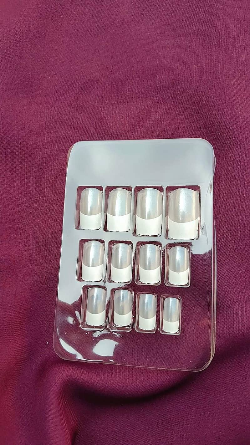 Press on Nails 16
