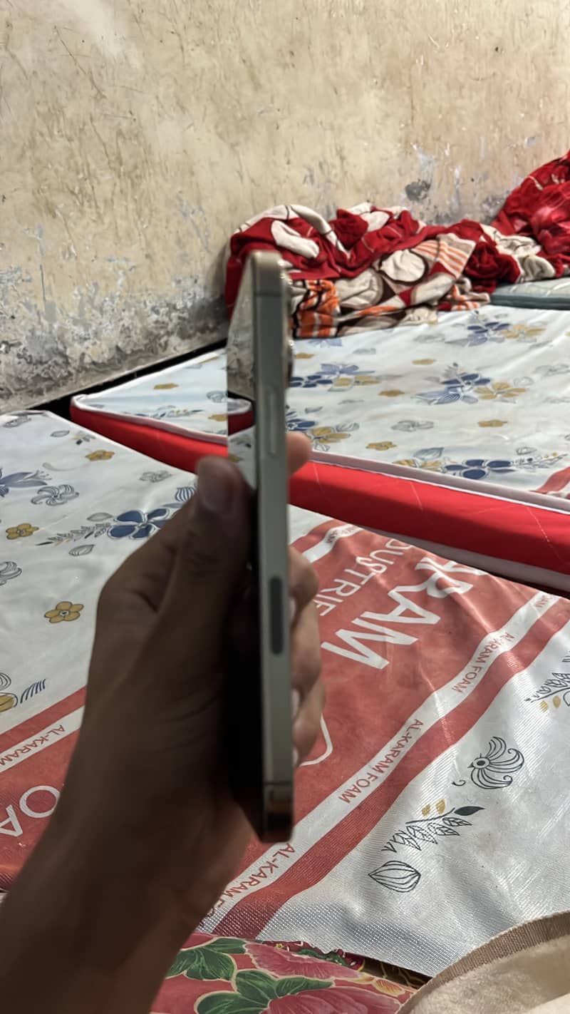 Apple iPhone 13 Pro Max 4