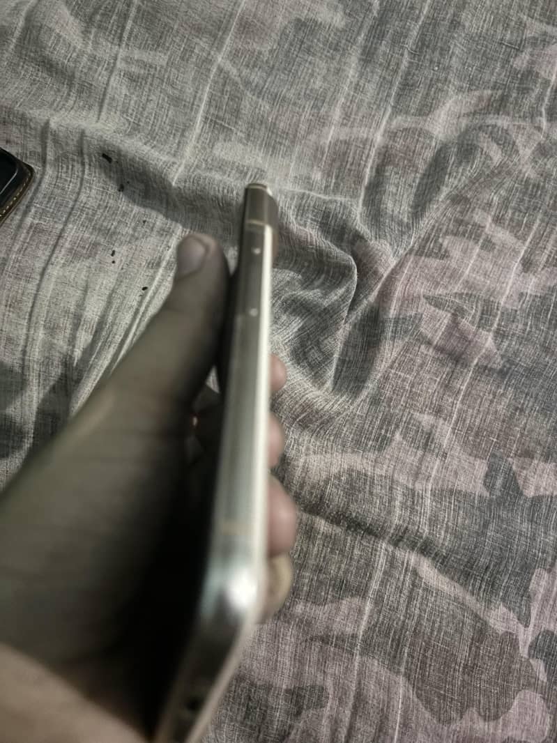 Google Pixel 8 1