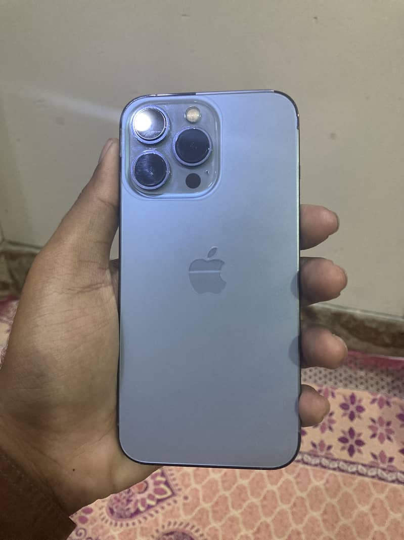 Apple iPhone 13 Pro 1