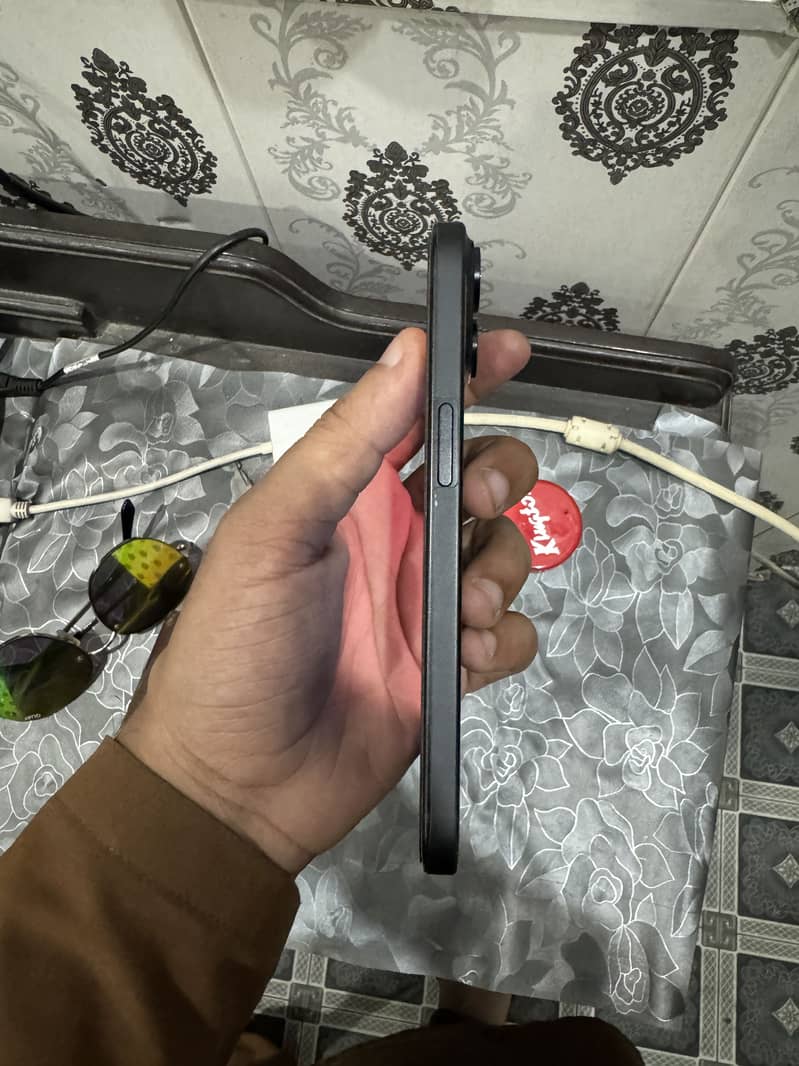 Apple iPhone 15 3