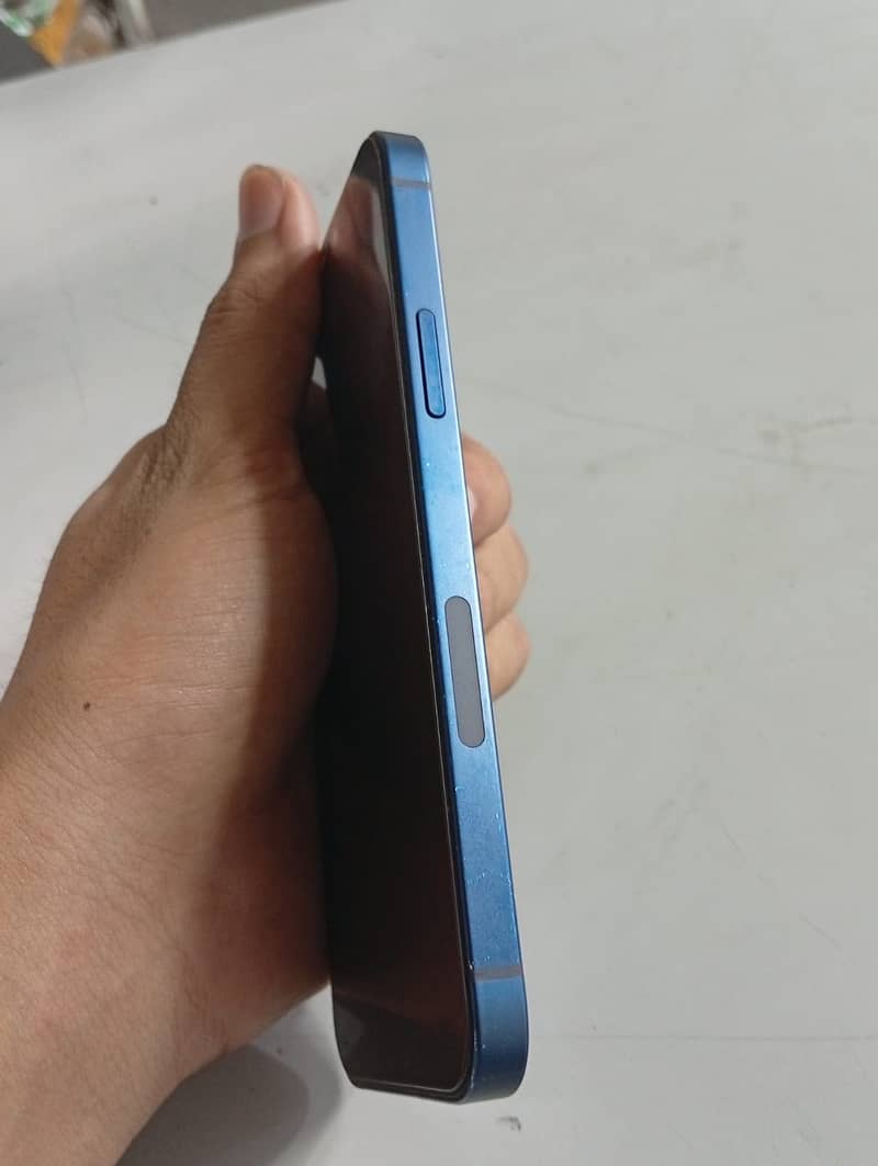Apple iPhone 12 2