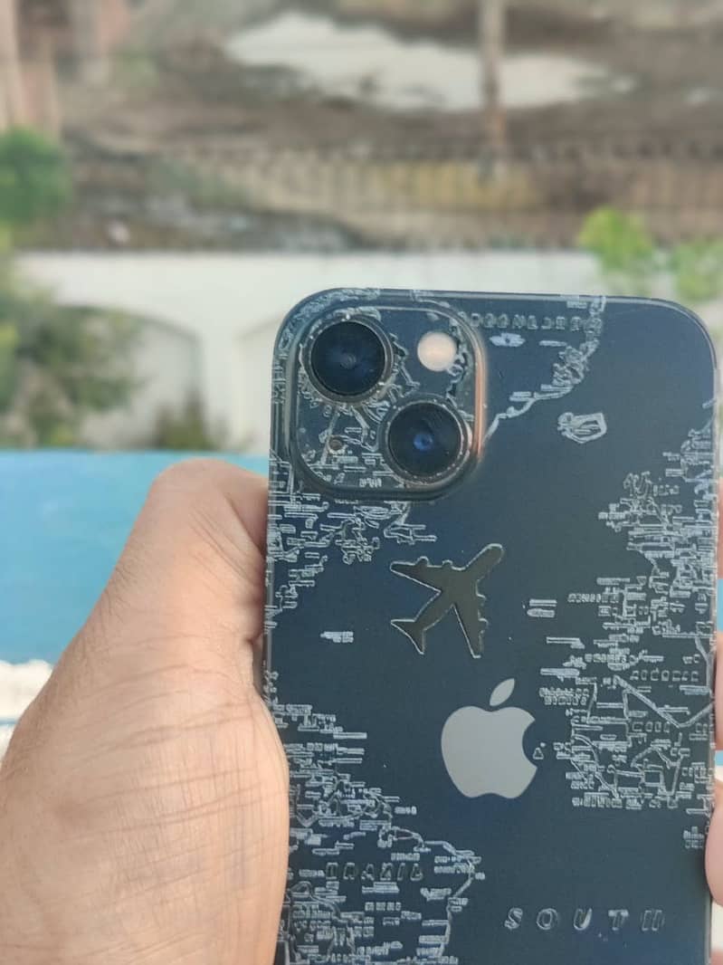 Apple iPhone 13 4