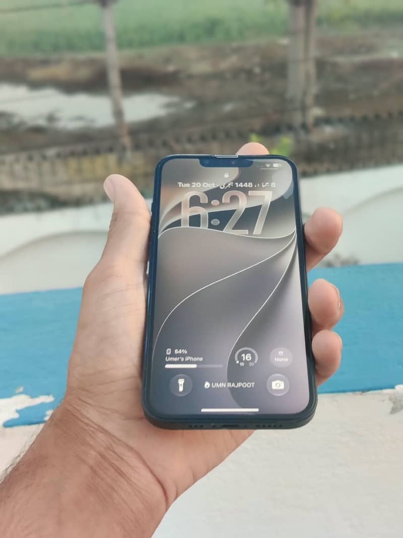 Apple iPhone 13 5
