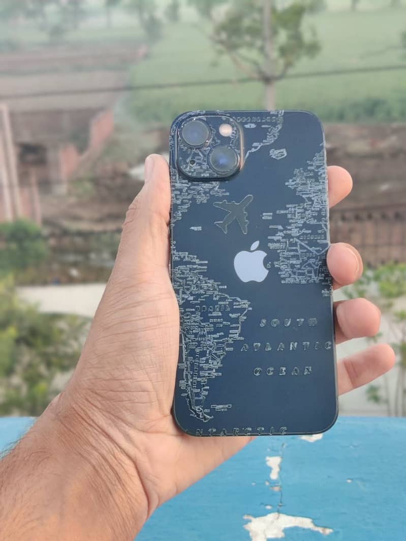 Apple iPhone 13 6