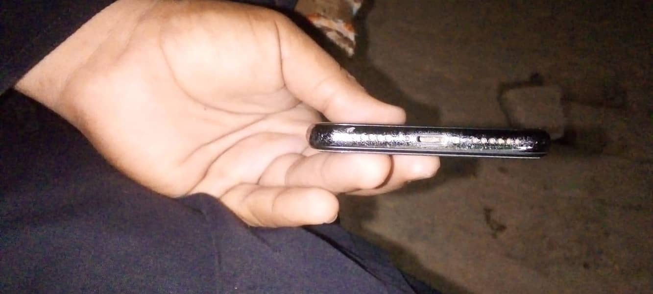 Apple iPhone X 5