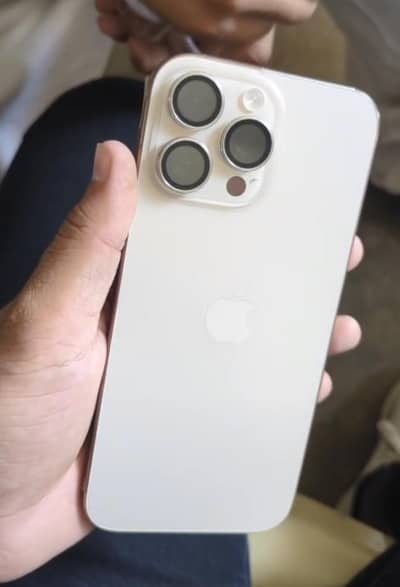 Apple iPhone 16 Pro Max