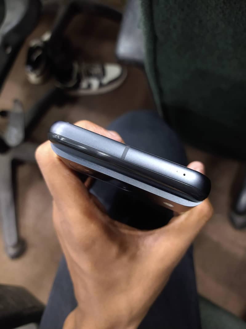 Google Pixel 8 6