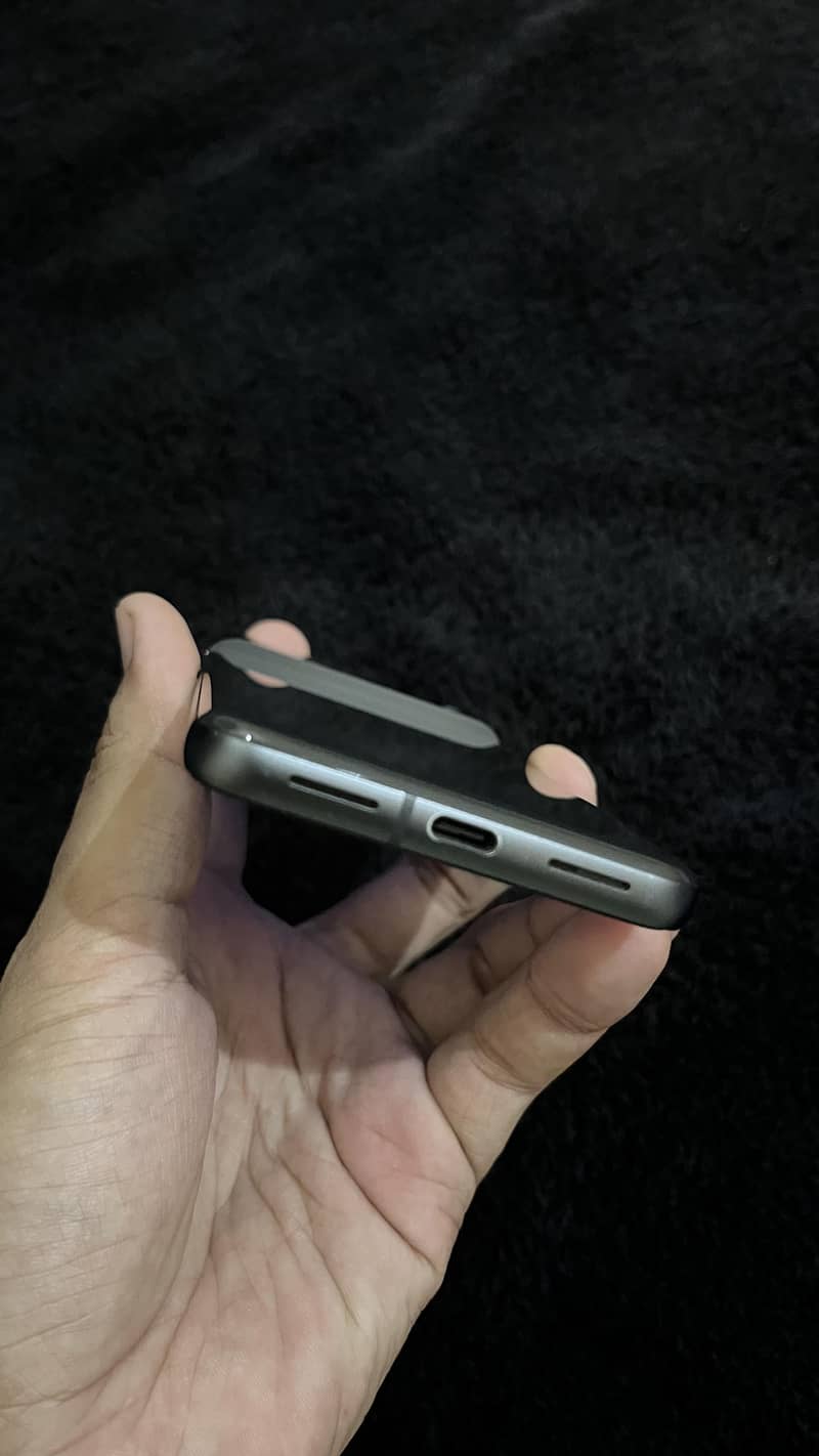 Google Pixel 8 4