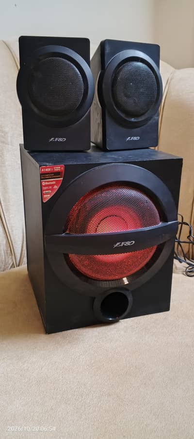 sound system 10/10 condition