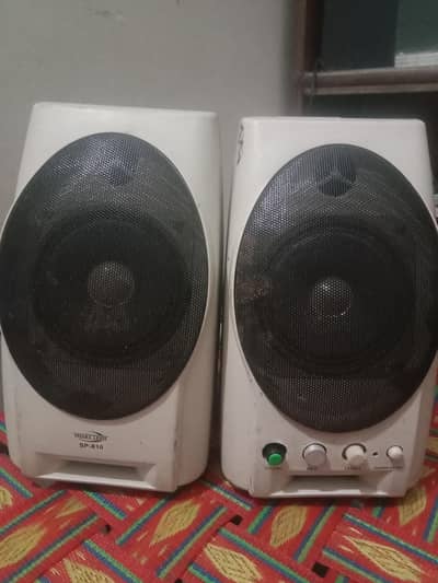 donon speaker ok hien 220 electric aur battery donon pe chalte hien