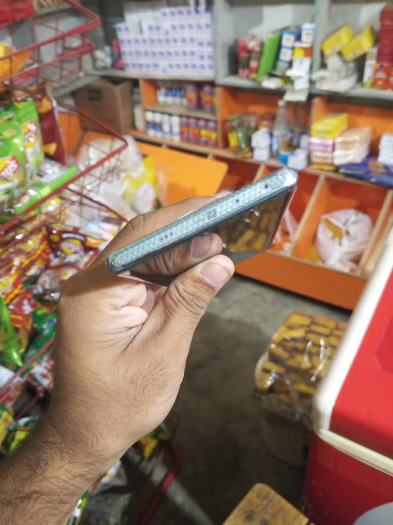 Infinix Zero 40 7