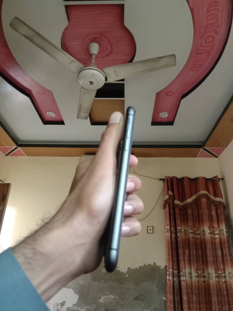 Apple iPhone 11 5