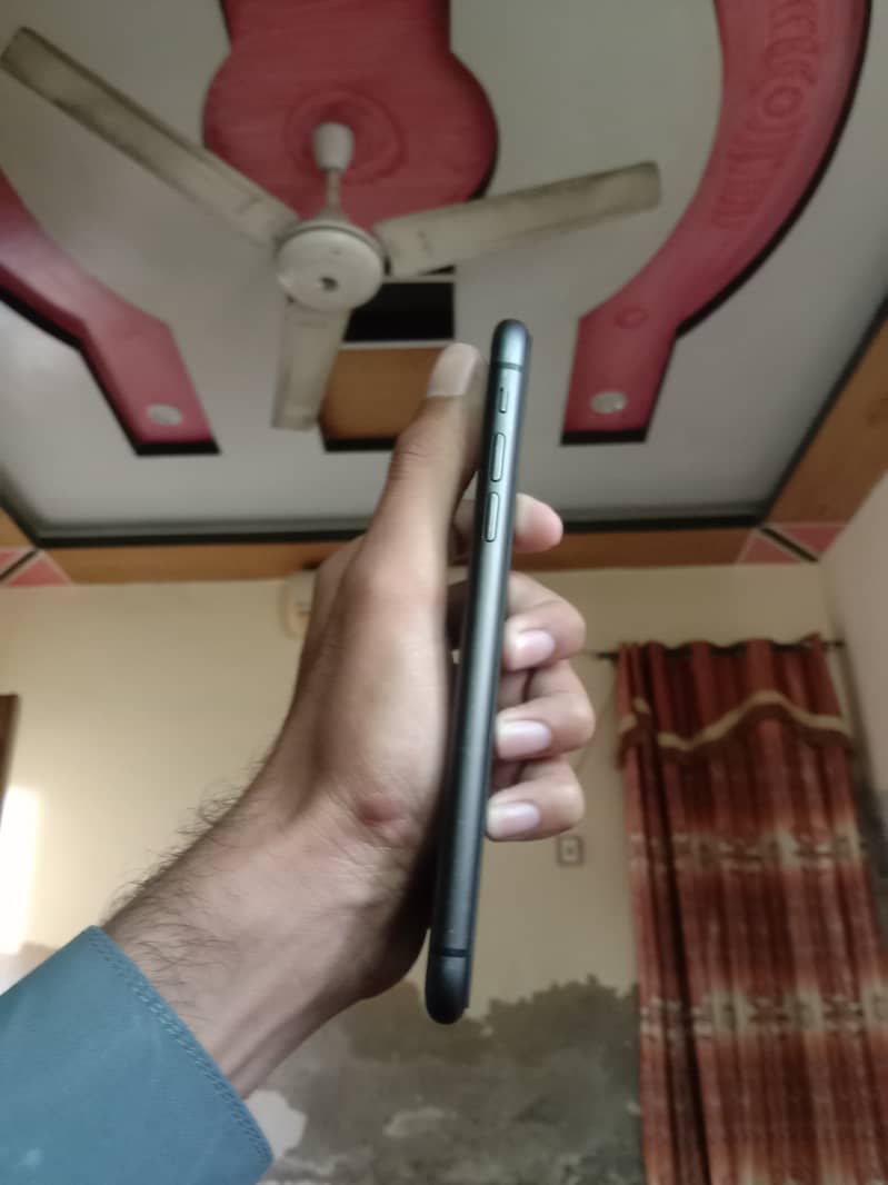 Apple iPhone 11 6