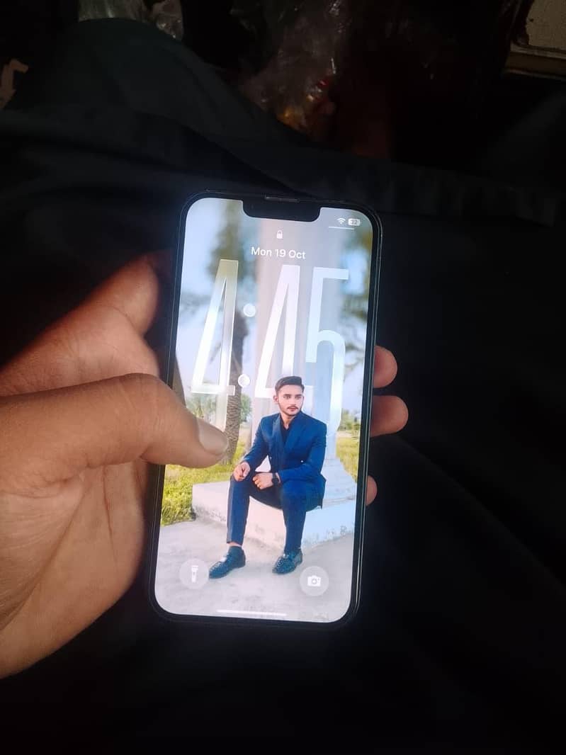 Apple iPhone 14 4
