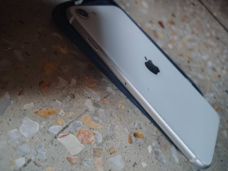 Apple iPhone SE 1