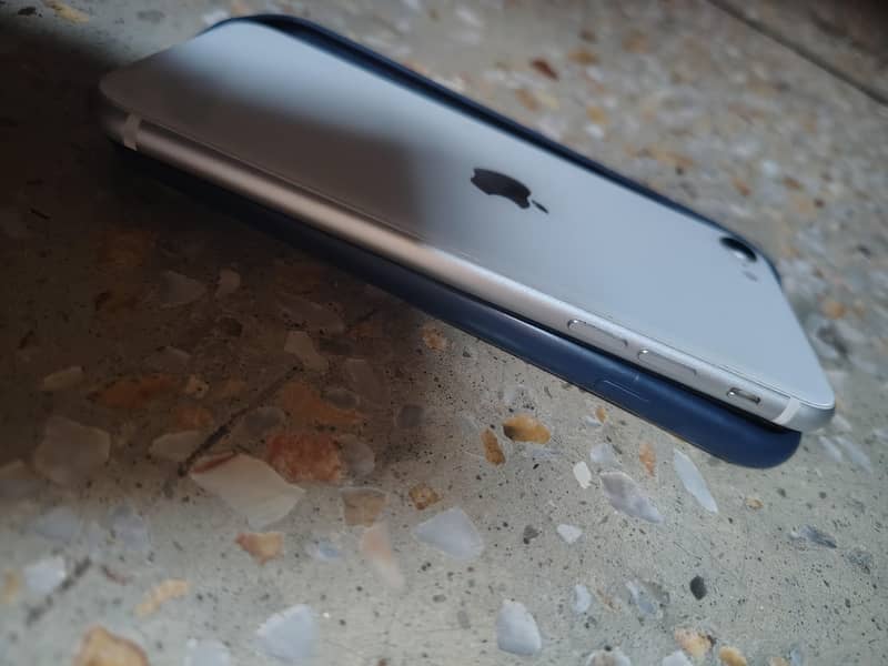 Apple iPhone SE 4