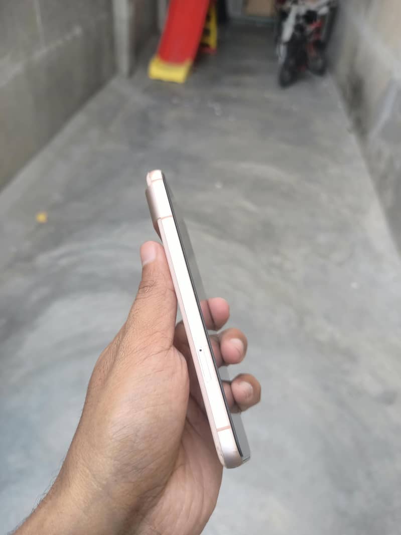 Google Pixel 8 3