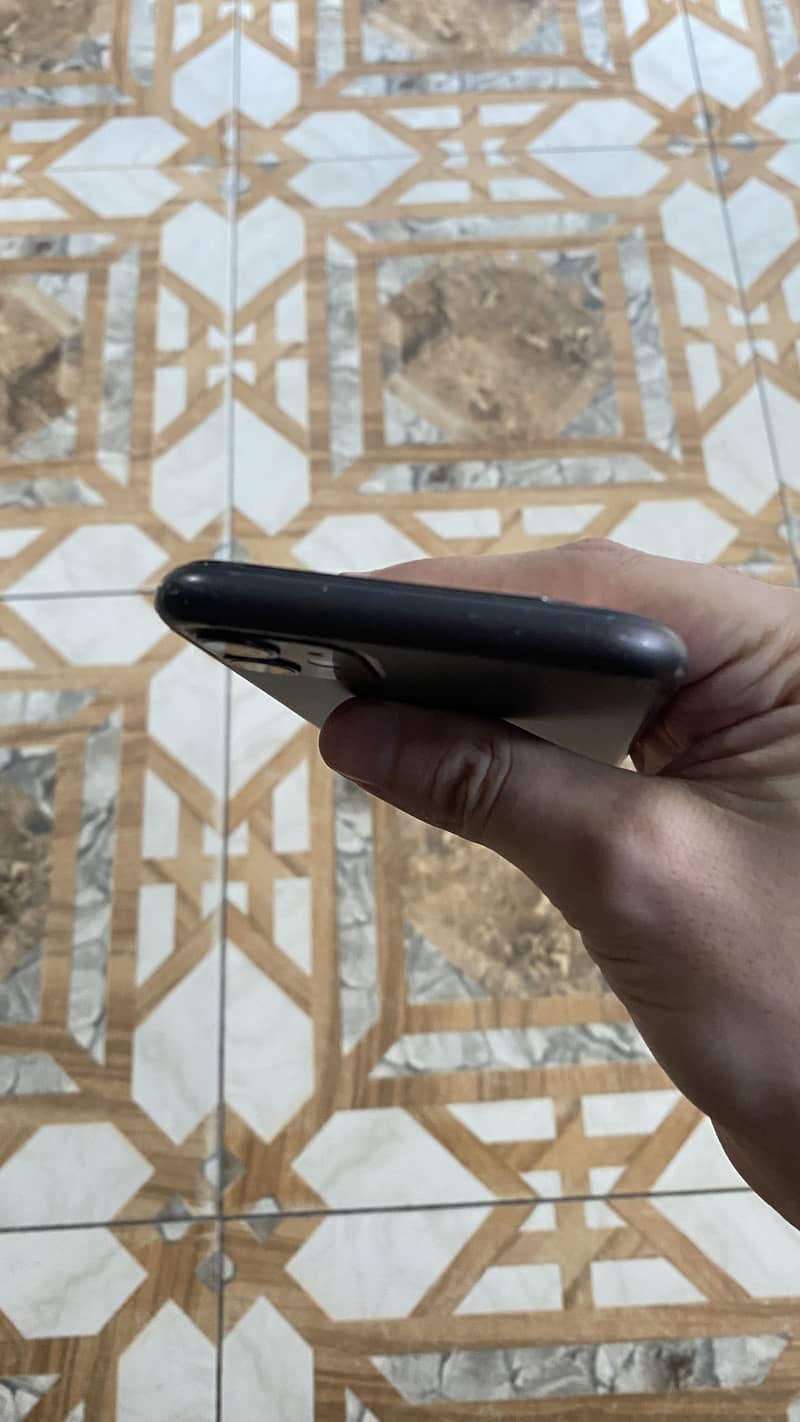 Apple iPhone 11 5